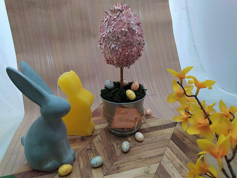 Velikonoční stromeček k Velikonocům patří, ať už má podobu větviček nebo vejce. Vytvořte si ho s námi (Zdroj: Adriana Dosedělová)