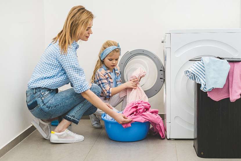 Praní prádla nám usnadní kvalitní technika (Zdroj: Adobe Stock)