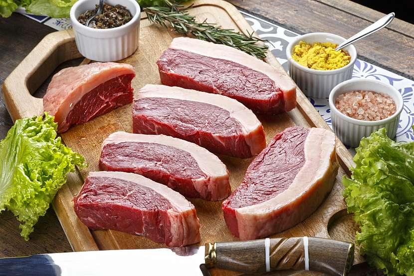 Hovězí maso s tukovým krytím na přípravu steaků