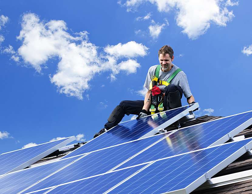 Fotovoltaika by měla jednou za 2–4 roky procházet revizí