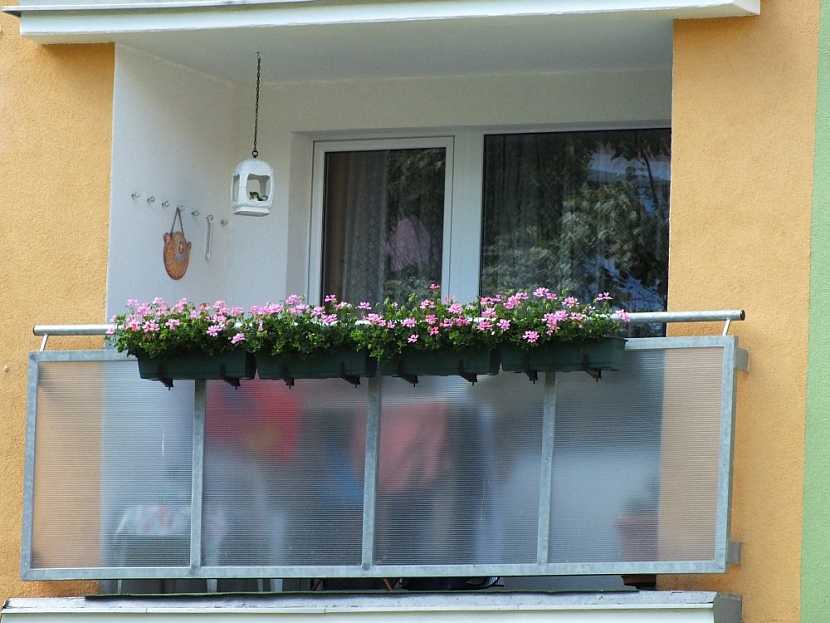 Jak zakrýt zábradlí balkonů