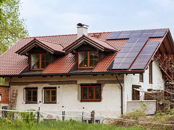 Fotovoltaická elektrárna ušetří až 80% nákladů za energie (Zdroj: Depositphotos (https://cz.depositphotos.com))