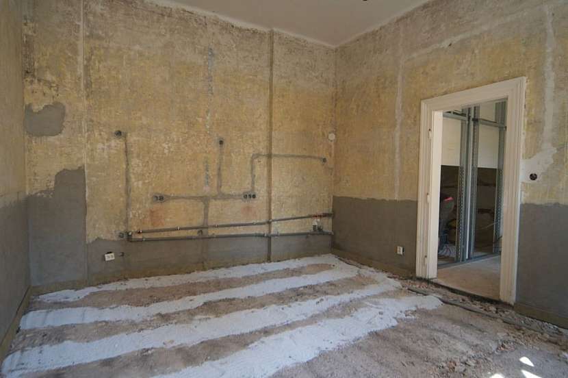 TV magazín Polopatě představil rekonstrukci stěn a podlah činžovního bytu s materiály fermacell