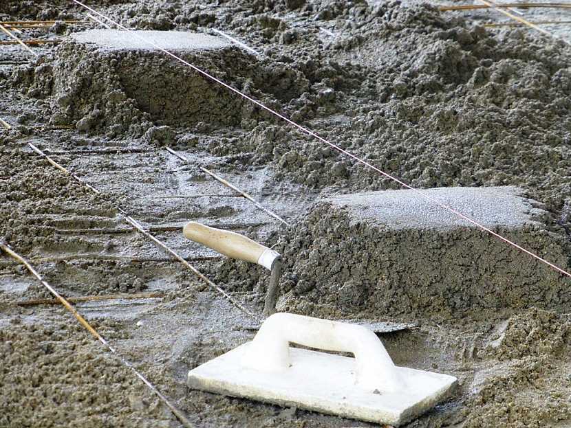 Kuchařka pro správně namíchaný beton svépomocí s cementy Prachovice? Ano a my Vám poradíme, jak na to. Přečtěte si náš článek.