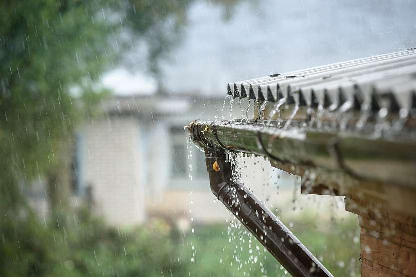 Využívejte dešťovou vodu po celý rok, nasbírejte si jí do zásoby (Zdroj: Depositphotos)
