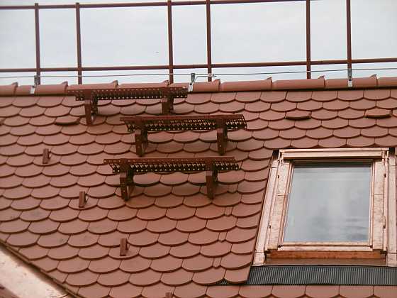 Jak postupovat při montáži stoupací plošiny na střechu? (Zdroj: HPI-CZ)