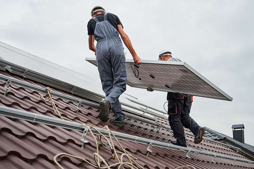 Fotovoltaické elektrárny zatím stále využívají především domácnosti