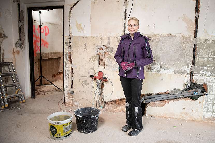 Maminka Alenka a rekonstrukce jejího domu (Zdroj: Prima DOMA MEDIA, s.r.o.)