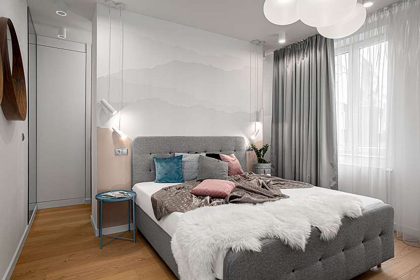 Útulná minimalistická ložnice