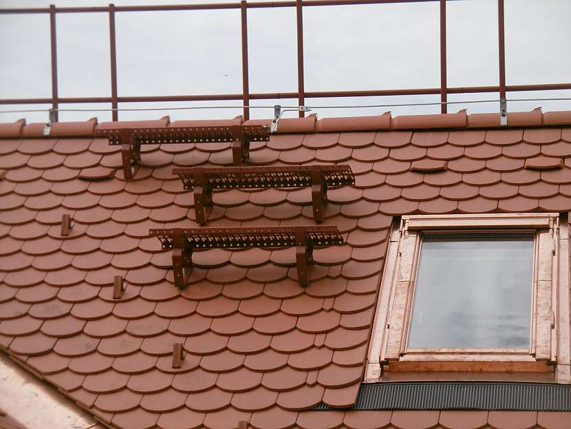 Montáž stoupací plošiny do konstrukce střechy