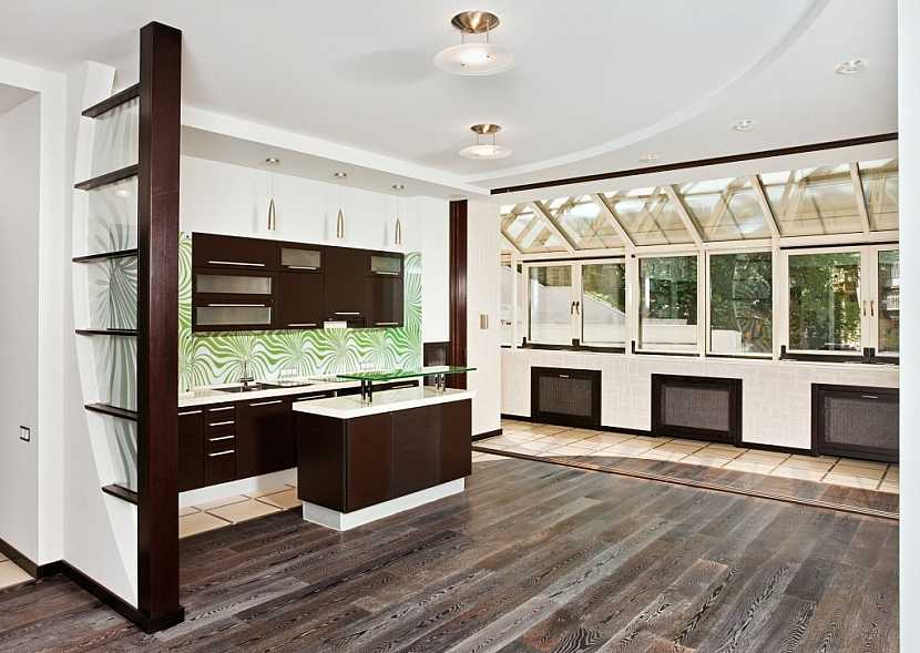 Povrchově upravenou dřevěnou podlahu můžeme zvolit i do kuchyně