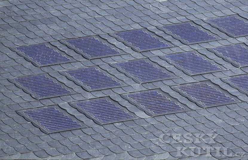 Střechy a střešní krytiny – 4. díl: Krytina ze solárních modulů