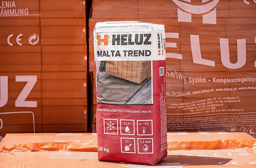 Malta HELUZ TREND je tepelněizolační zdicí a zakládací malta
