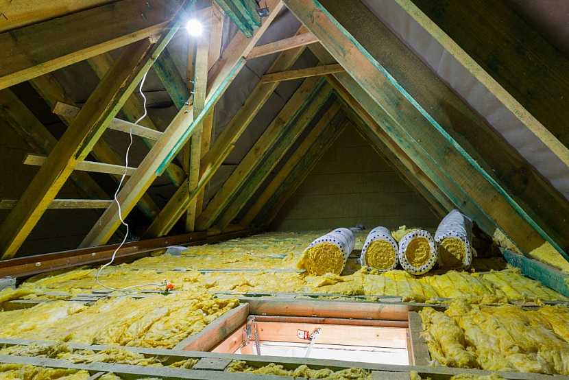 Vhodným materiálem pro zateplování stropu je minerální vata