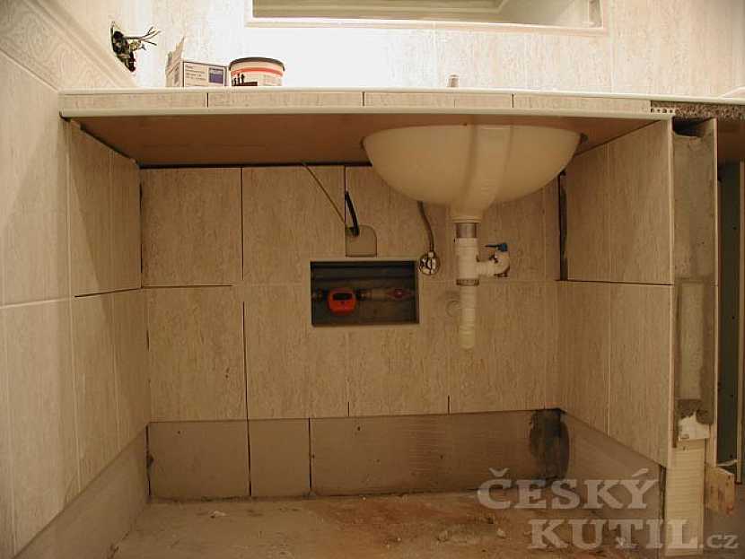 Rekonstrukce koupelny v paneláku – 2. díl