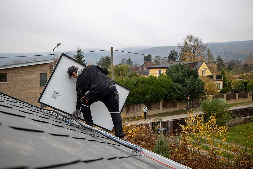Instalace fotovoltaických panelů se bát nemusíte (Zdroj: Prima DOMA)