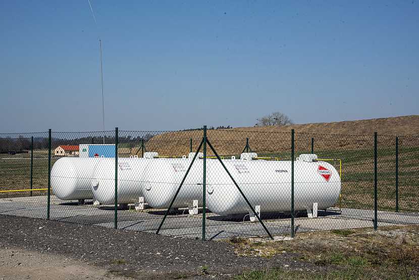 4 plynové nádrže