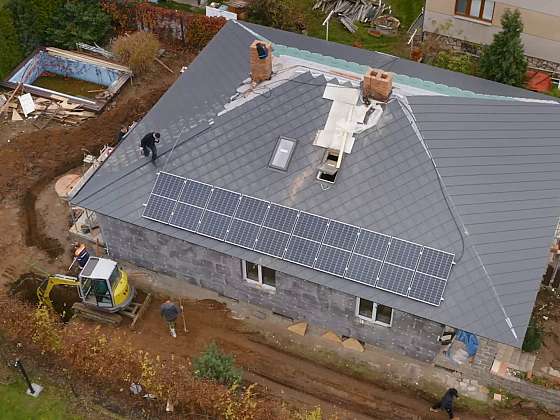 Fotovoltaika jako nový standard pro rodinné domy. Jak vybrat tu správnou? (Zdroj: ČEZ Prodej, a.s.)