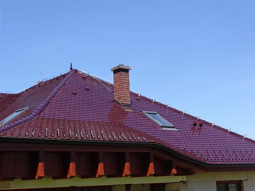 Polovalbová střecha