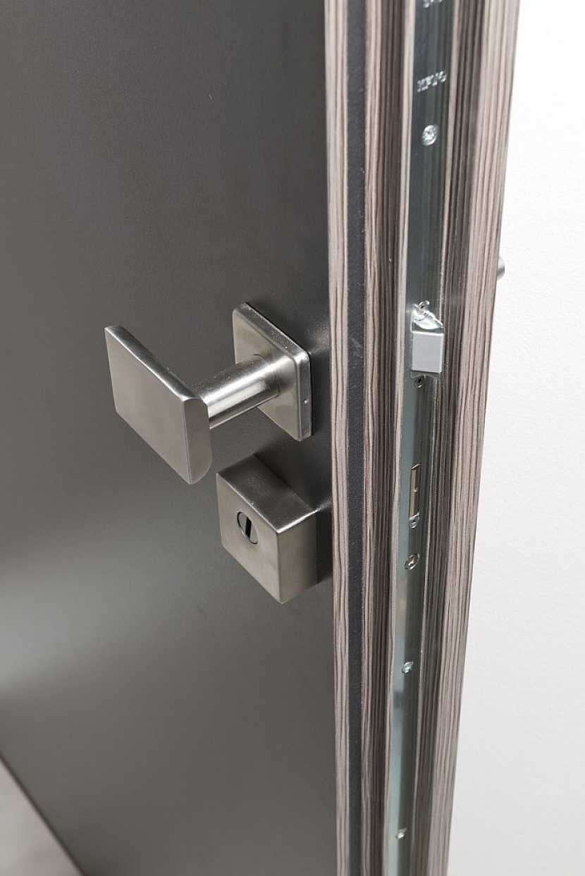 Nové bezpečnostní dveře s bezpečnostní třídou RC3 ochrání vás i váš domov