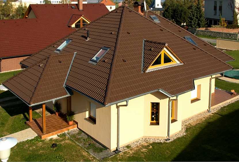 Vybíráte střechu pro svůj dům? Nekvalitní střecha přinese více škody než užitku, tak mrkněte na tipy, jak si pořídit správnou střechu a nepřeplatit.