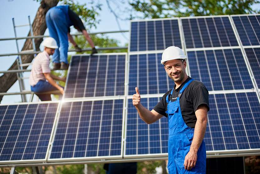 Úspory energií můžete dosáhnout fotovoltaickými panely