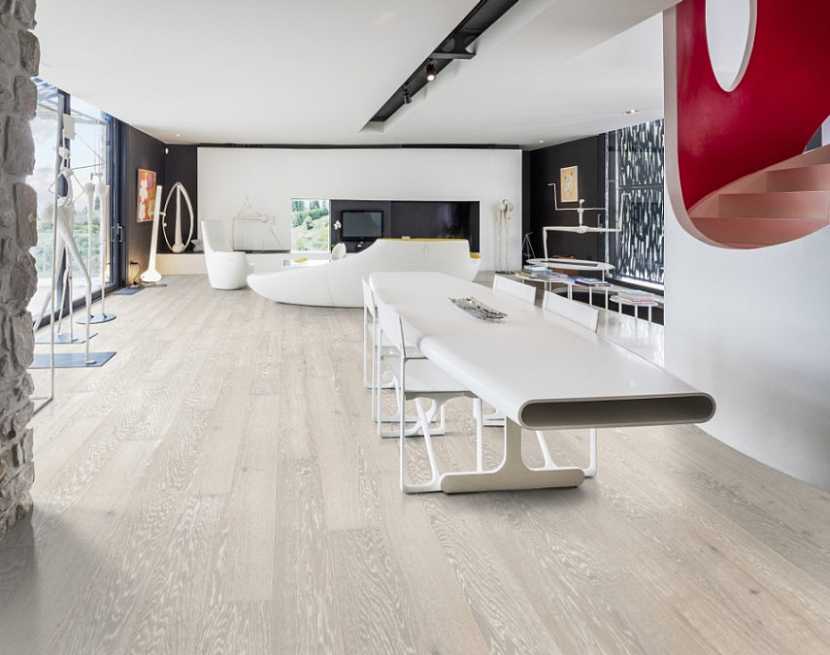 Velmi moderní a neokoukaná kolekce vrstvených dřevěných podlah KÄHRS Classic Nouveau nabízí nové dekory. Nechte se inspirovat.