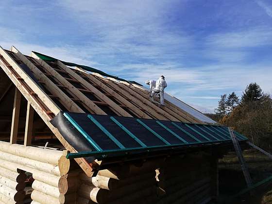 Pro instalaci fotovoltaiky na střechu musí mít střecha ty správné parametry (Zdroj: Huntsman Building Solution)