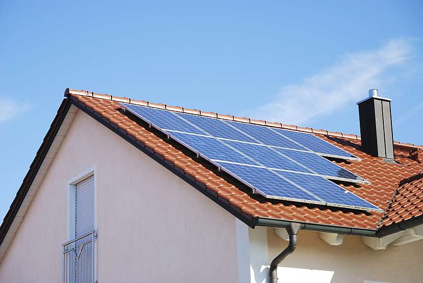 Při projektování fotovoltaické elektrárny, montáži a následném provozu je nutné dodržet správné postupy a protipožární předpisy