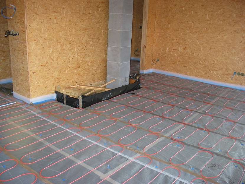 Ukázka podlahy obývacího pokoje s topným kabelem ECOFLOOR